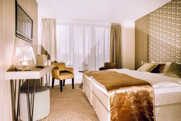 Bernstein Salzland Center