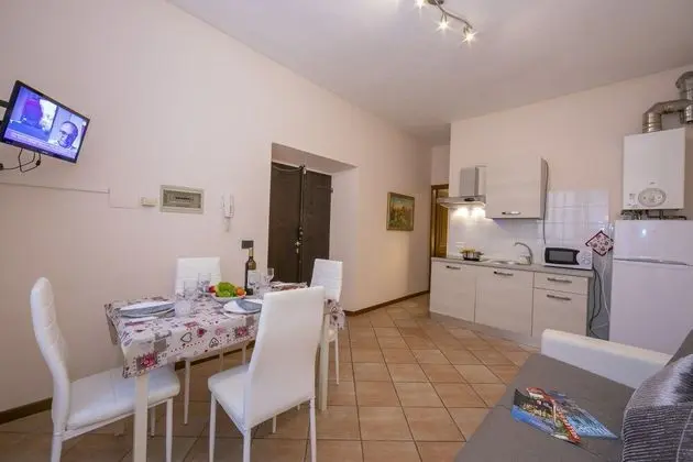 Berny Salo: Near the Lake & Garage - Yerinde Yemek