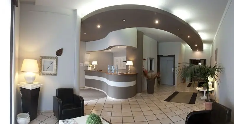 Bert Hotel - Lobi