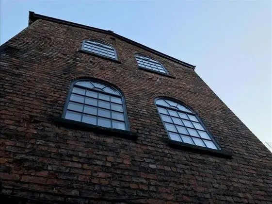 The Berwyn - Berwyn House - Central Wrexham - Sleeps Up to 7