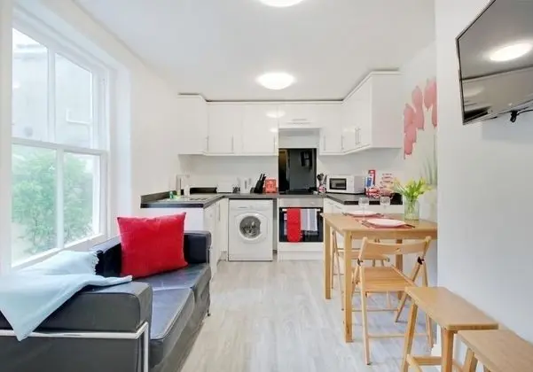 Beside the Seaside Apartment - Sleeps 2 to 4 Guests - Fast Wifi - Öne Çıkan Resim
