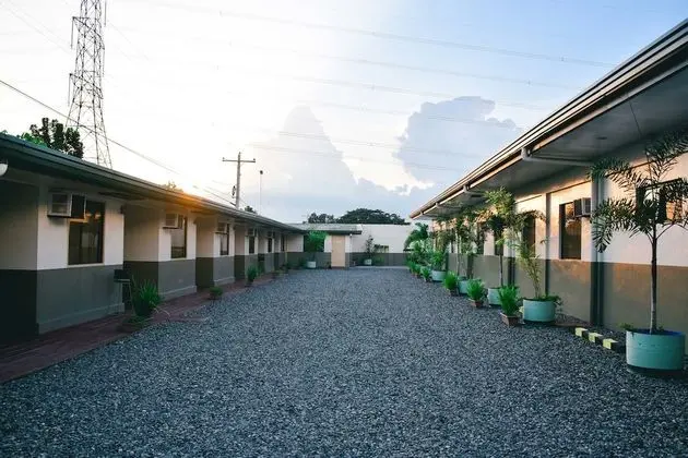 BESM Traveler's Inn