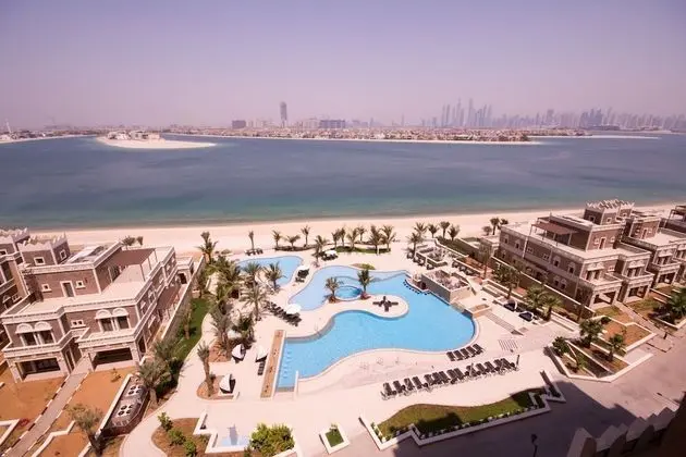 Bespoke Residences- Balqis Residences - Havuz