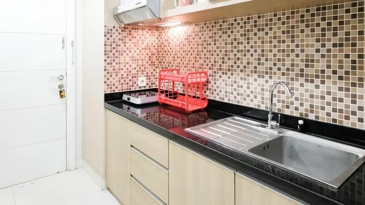 Best Choice And Strategic 1Br Apartment At Trillium Residence - Mutfak