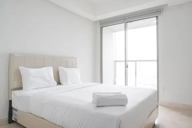 Best Choice And Strategic Studio At Gold Coast Apartment Near Pik