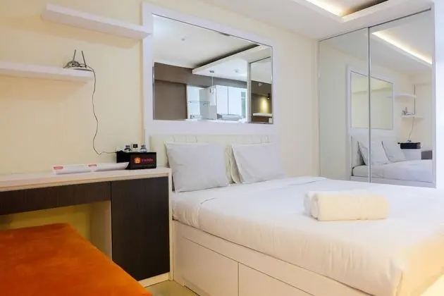 Best Deal Bassura Studio Apartment - Oda