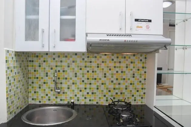 Best Deal And High Floor 2Br At Bassura City Apartment - Mutfak