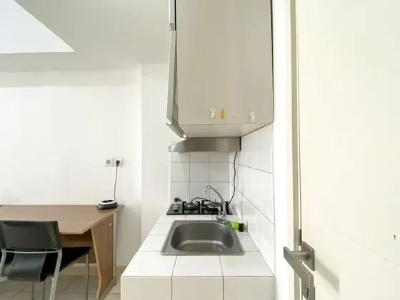 Best Deal And Minimalist 2Br At Springlake Summarecon Bekasi Apartment - Mutfak