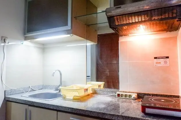 Best Deal Studio Apartment At High Point Serviced - Mutfak