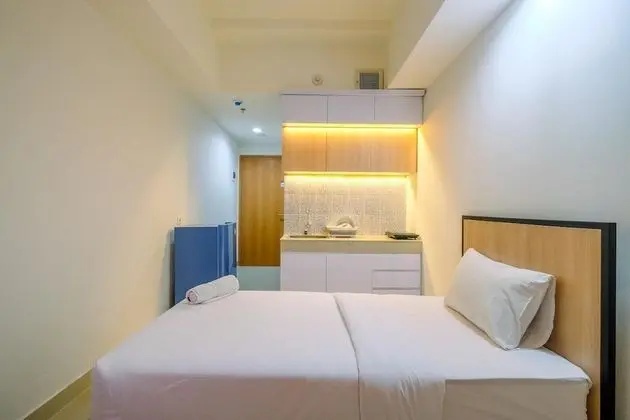 Best Deal Studio at Evenciio Apartment near Campus Area