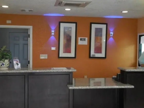 Best Economy Inn n Suites - Lobi