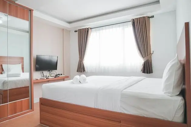 Best Homey Elegant Studio Room at Amethyst Apartment