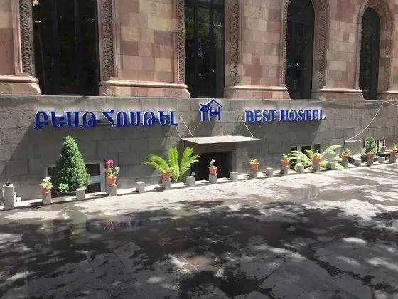 Best Hostel Republic Square