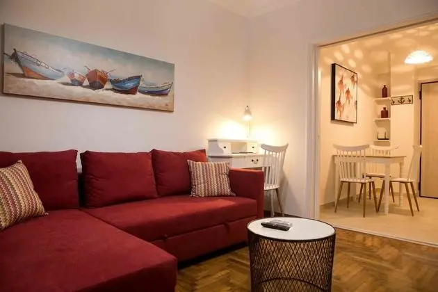 Best House Kolxidos Ampelokipoi Metro