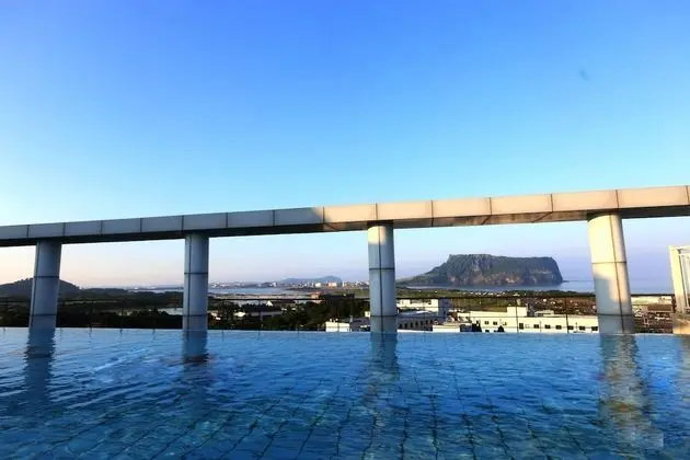 The Best Jeju Seongsan Hotel - Havuz