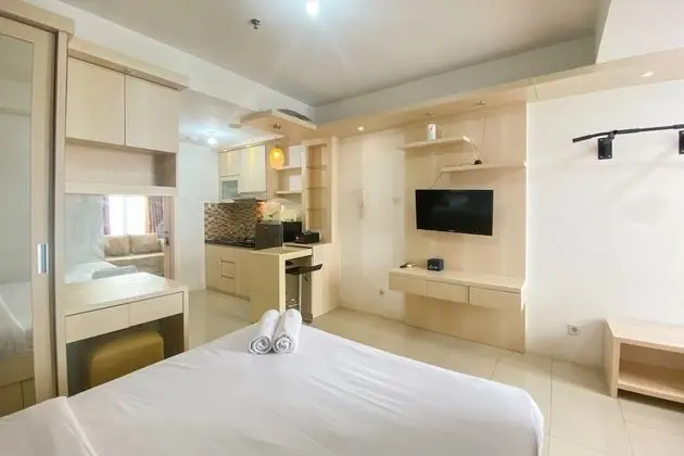 Best Location And Simply Studio Room At Bassura City Apartment - Oda