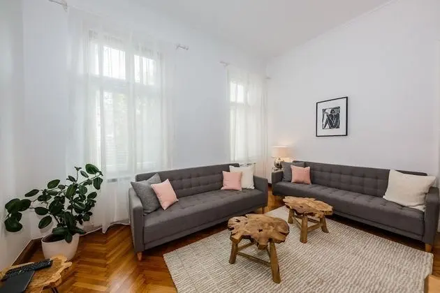 Best Luxury apt in Zagreb for 16 ppl