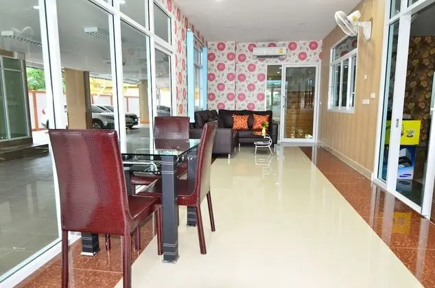 The Best Place - Lobi