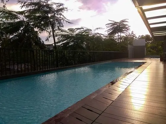 Best Price 1BR Lexington Residence - Havuz