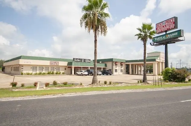 Best Price Motel and Suites