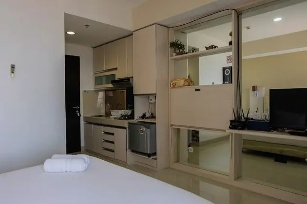 Best Price Studio Apartment at Atria Residence near Mall - Mutfak