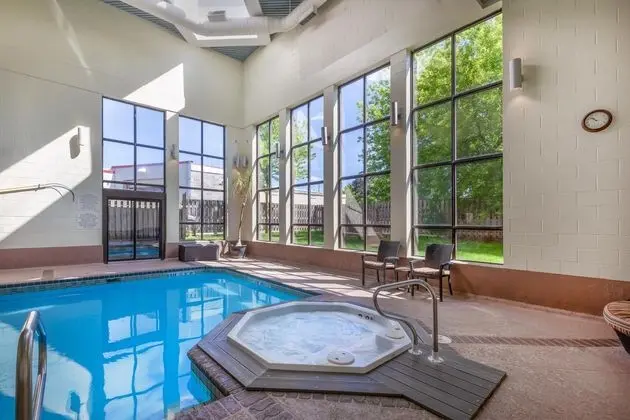 Best Western Belleville - Havuz