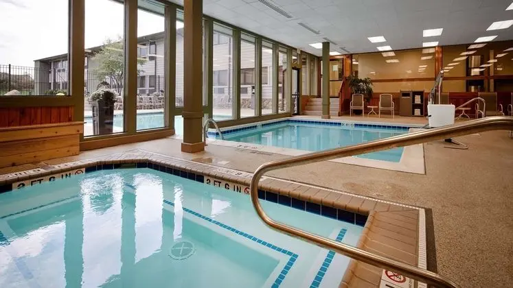 Best Western Benton Harbor-St. Joseph - Havuz