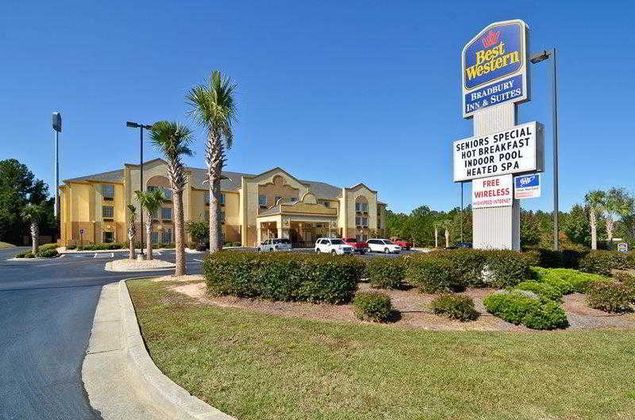 Best Western Bradbury Inn & Suites