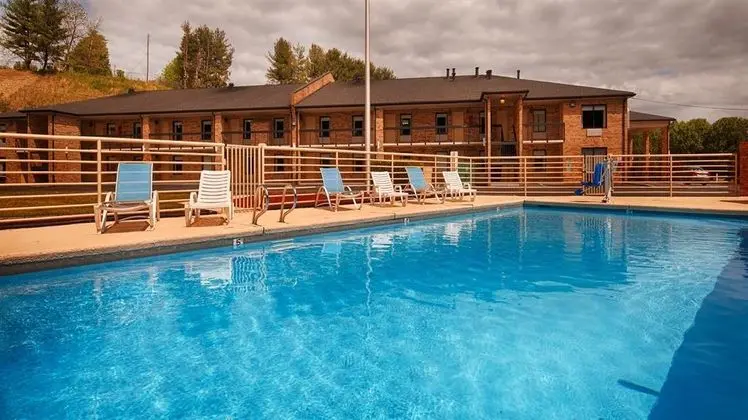Best Western Bryson Inn - Havuz