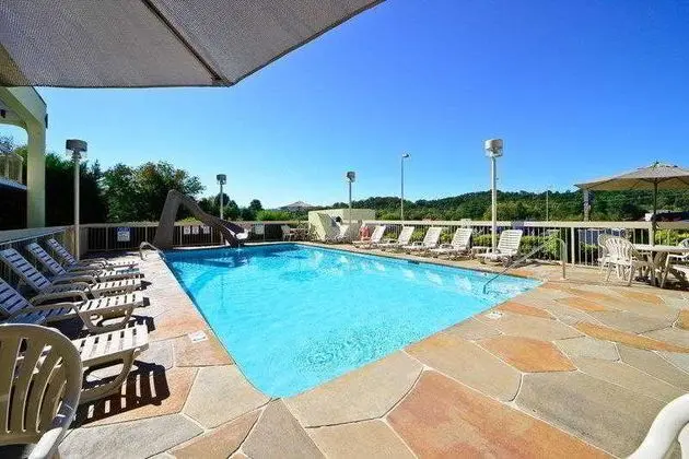BEST WESTERN Cades Cove Inn