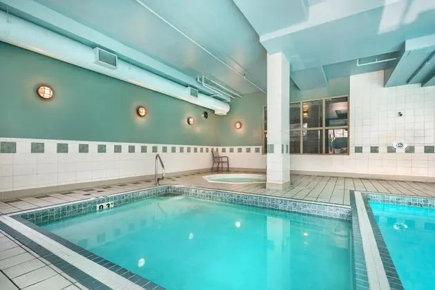 Best Western Calgary Centre Inn - Havuz