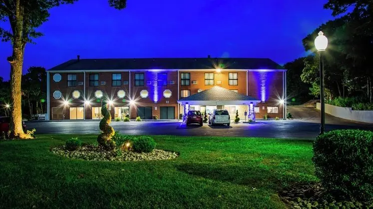 Best Western Cape Cod Hotel - Dış Mekan