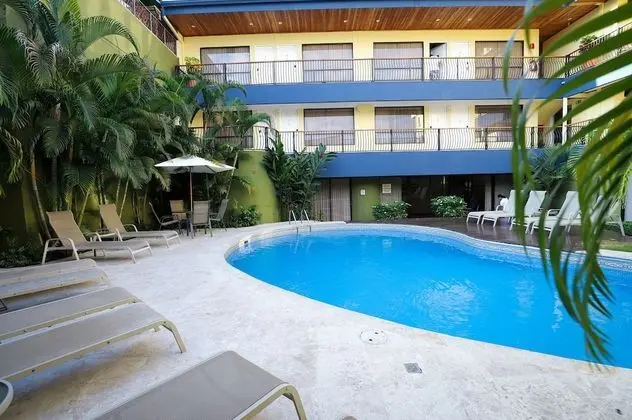 Best Western Hotel & Casino Kamuk - Havuz