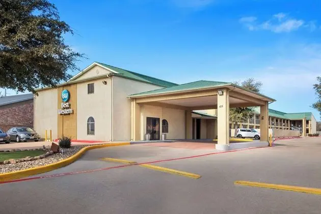 Best Western Cedar Inn - Dış Mekan