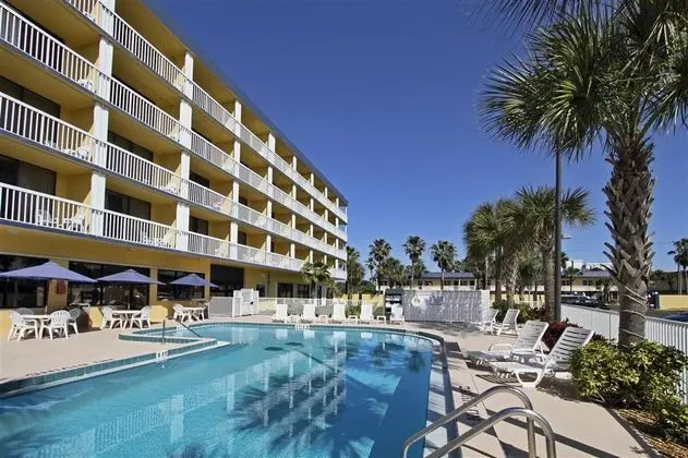 Best Western Cocoa Beach Hotel & Suites - Havuz