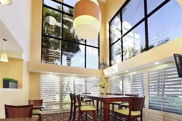 Best Western Cocoa Beach Hotel & Suites - Lobi
