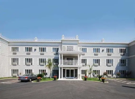 Best Western Colonial Inn