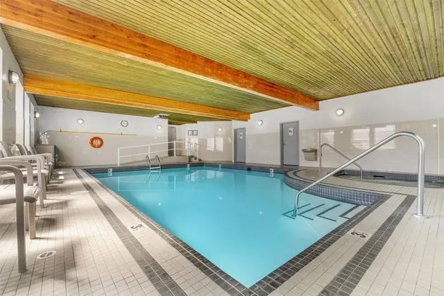 Best Western Country Meadows Inn - Havuz