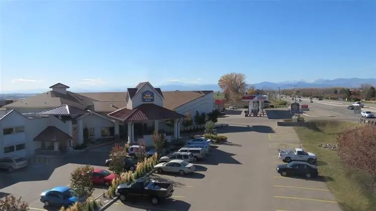 Best Western Crossroads Inn & Conference Center