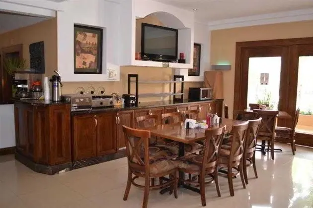 Best Western Cumbres Aeropuerto - Genel
