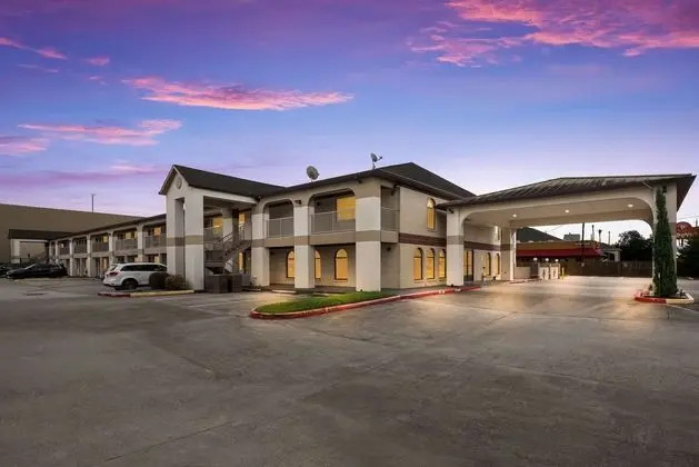 Best Western Deer Park Inn & Suites - Dış Mekan