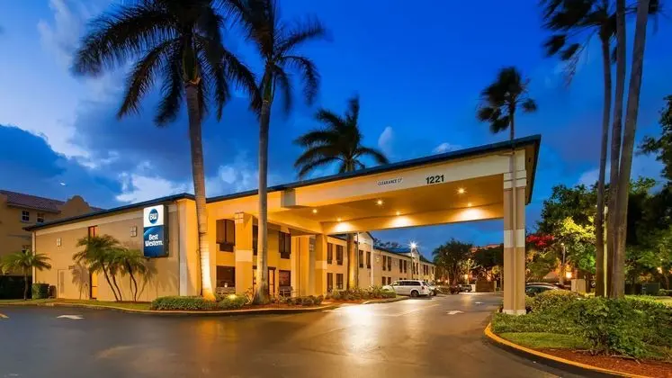 Best Western Fort Lauderdale Airport-Cruise Port - Dış Mekan