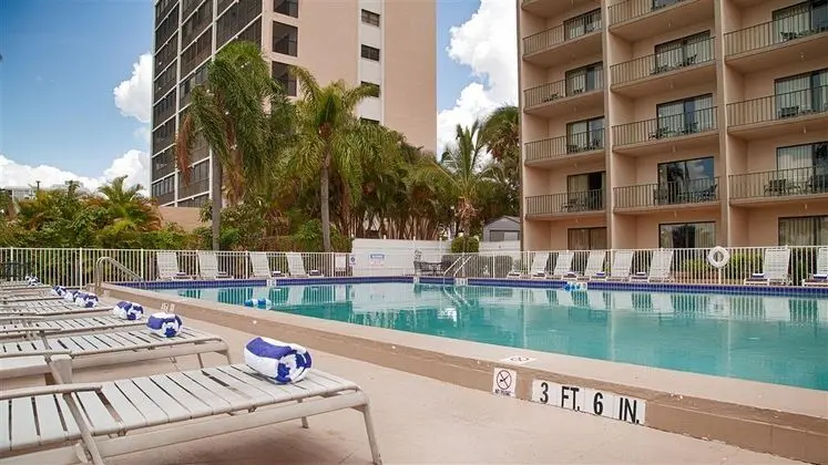 Best Western Fort Myers Waterfront - Havuz