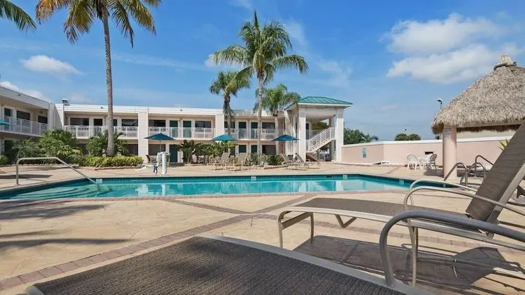 Best Western Gateway to the Keys - Havuz