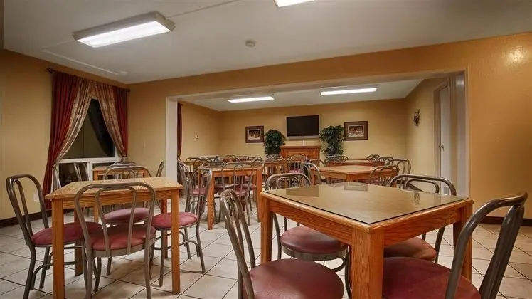 Best Western Village Inn