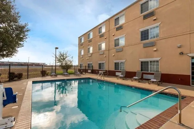 Best Western Governors Inn & Suites - Havuz