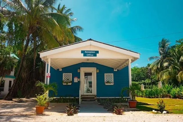 Best Western Grand Baymen Gardens - Lobi