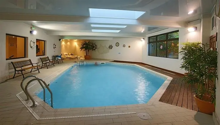 Best Western Hostellerie Du Vallon - Havuz