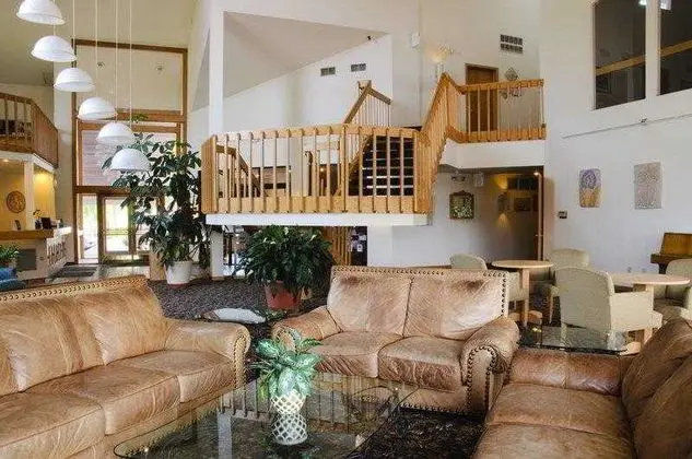 Best Western Indian Oak
