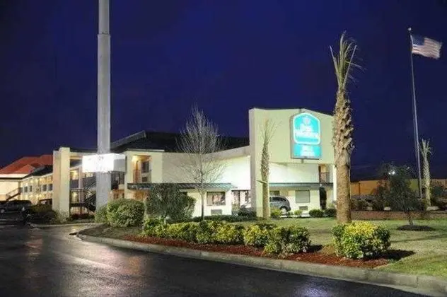 Best Western Inn & Suites Of Macon